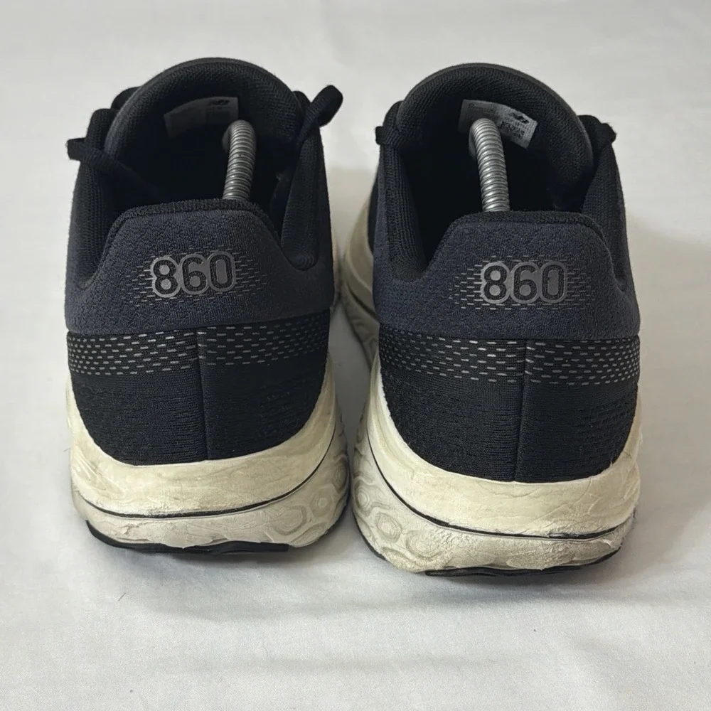 New Balance 860 Men's Black‎ and White Athletic Shoes size 12.5 D Comfy Gym Shoe
